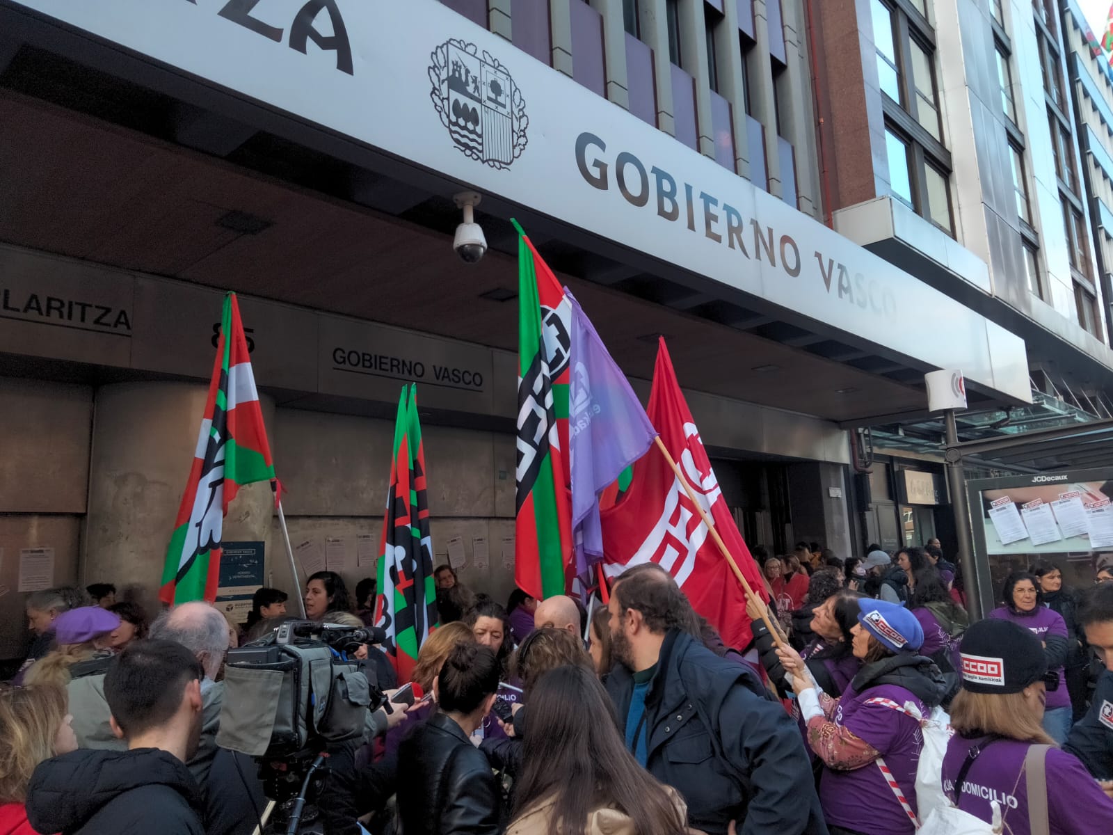 Nuevas jornadas de huelga en la Ayuda a Domicilio | Radio Nervión