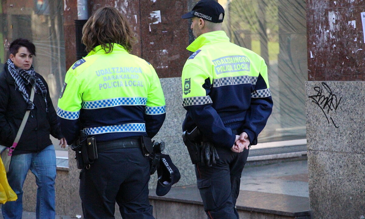 Detienen en Barakaldo a un conductor fugado que circulaba sin seguro, sin ITV y con el carnet retirado
