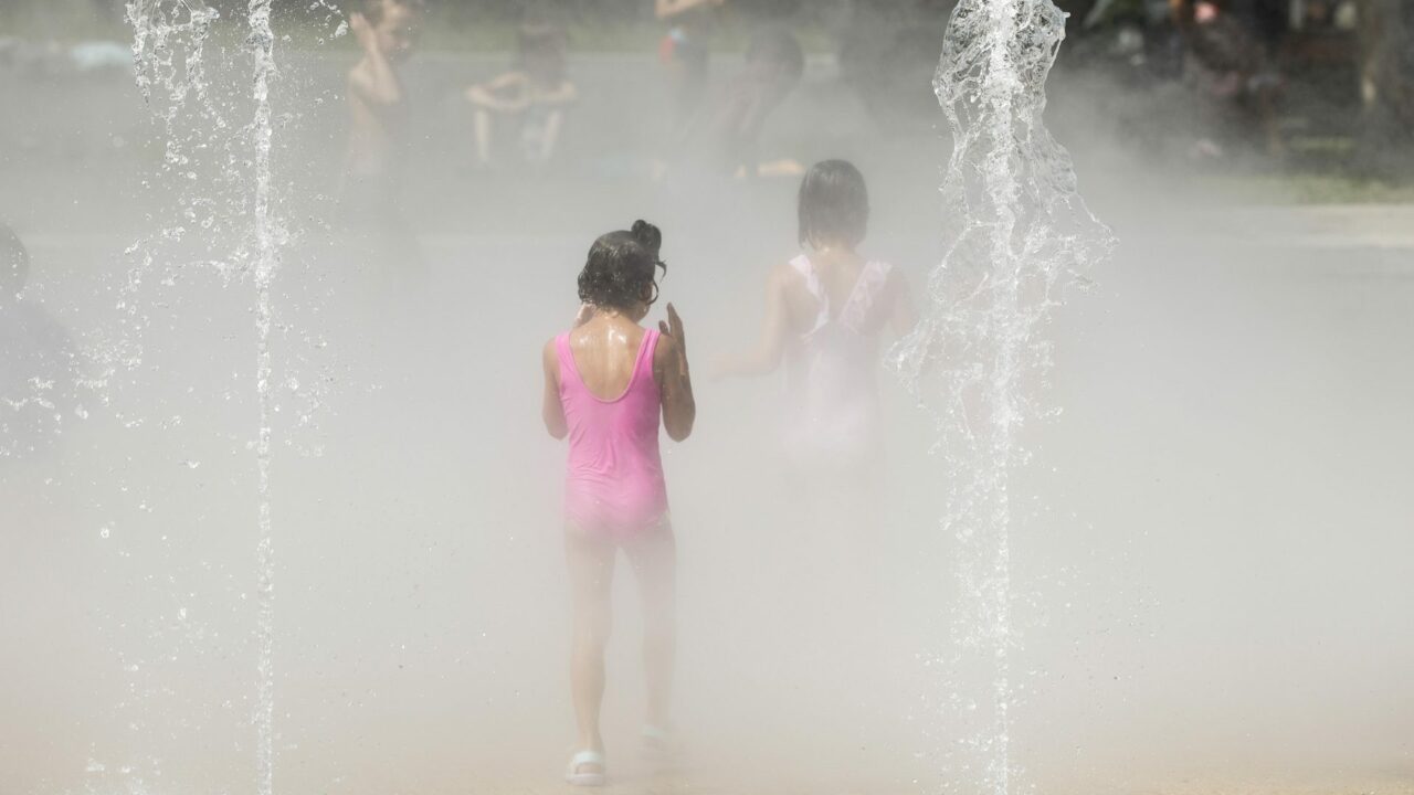 Ola de calor en Bizkaia: Cruz Roja alerta de los riesgos del calor extremo y lanza recomendaciones clave