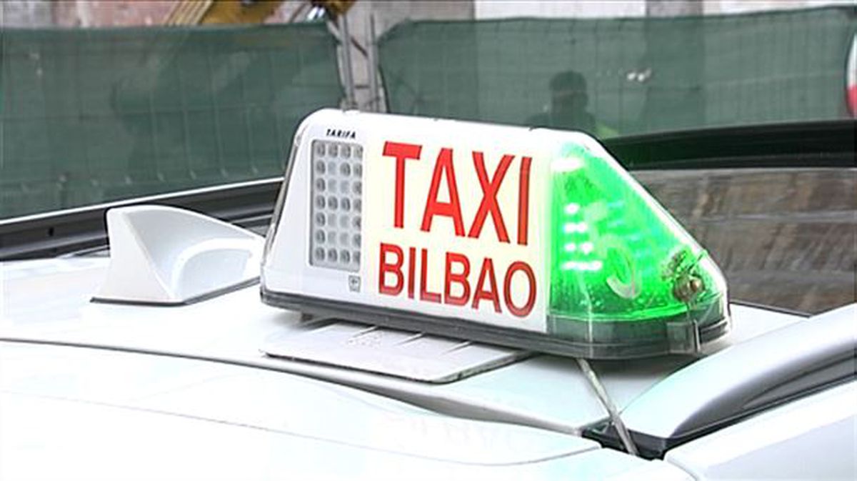 «Quise montarme en la parte de delante y el taxista me dijo que no»