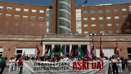 Los sindicatos protestan por el “caos” en los procesos de selección de Osakidetza
