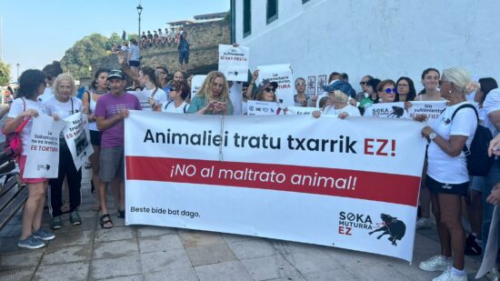 Getxo alza la voz: protesta en Algorta contra la Sokamuturra