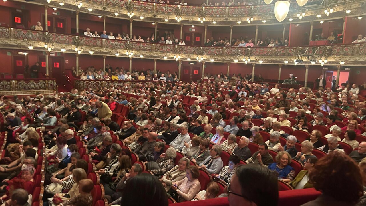 Tradición y bilbainismo: la gala que convierte el Arriaga en la casa de las bilbainadas