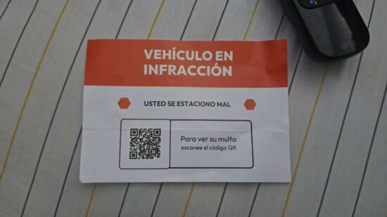 Alerta por nueva estafa con avisos falsos de multas y códigos QR