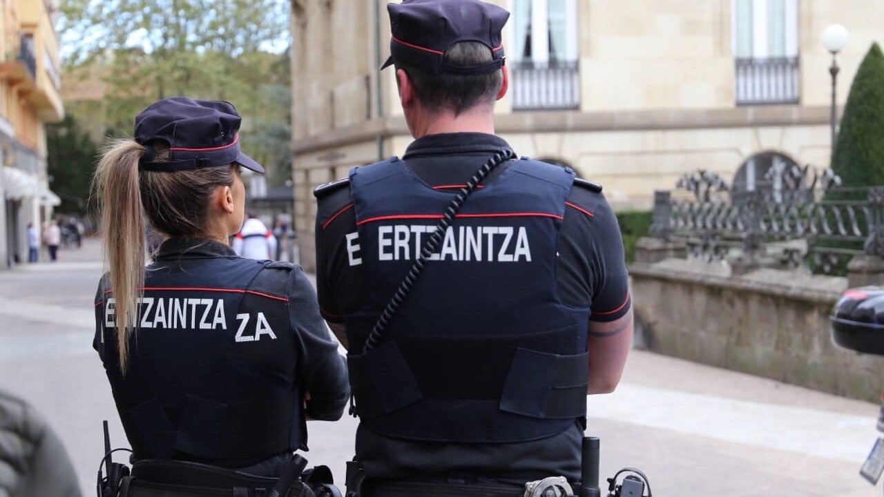 ¿Puedo disfrazarme de Ertzaina en Carnaval?