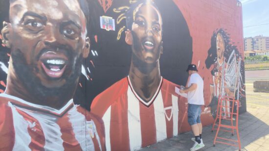 Reconstruyen el mural vandalizado del Athletic con la cara de Nico Williams