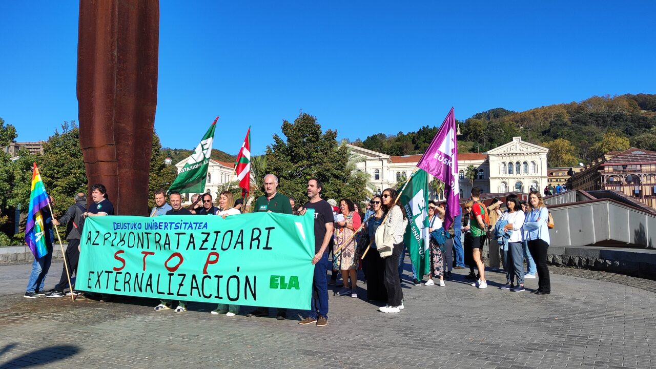 Trabajadores de la Universidad de Deusto reivindican sus derechos laborales