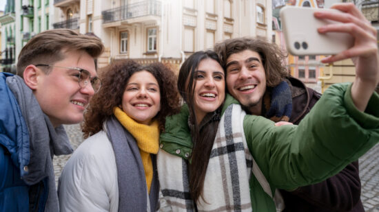 «Obvio» y «me renta» entre las expresiones juveniles más utilizadas por los hijos de nuestros oyentes