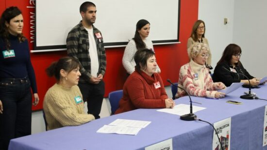 Los sindicatos convocan huelga para exigir mejoras laborales en la educación pública vasca