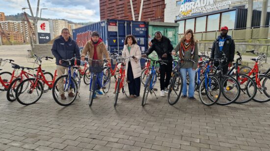 Bilbao dona 25 bicicletas a Valencia para ayudar a los afectados por la DANA