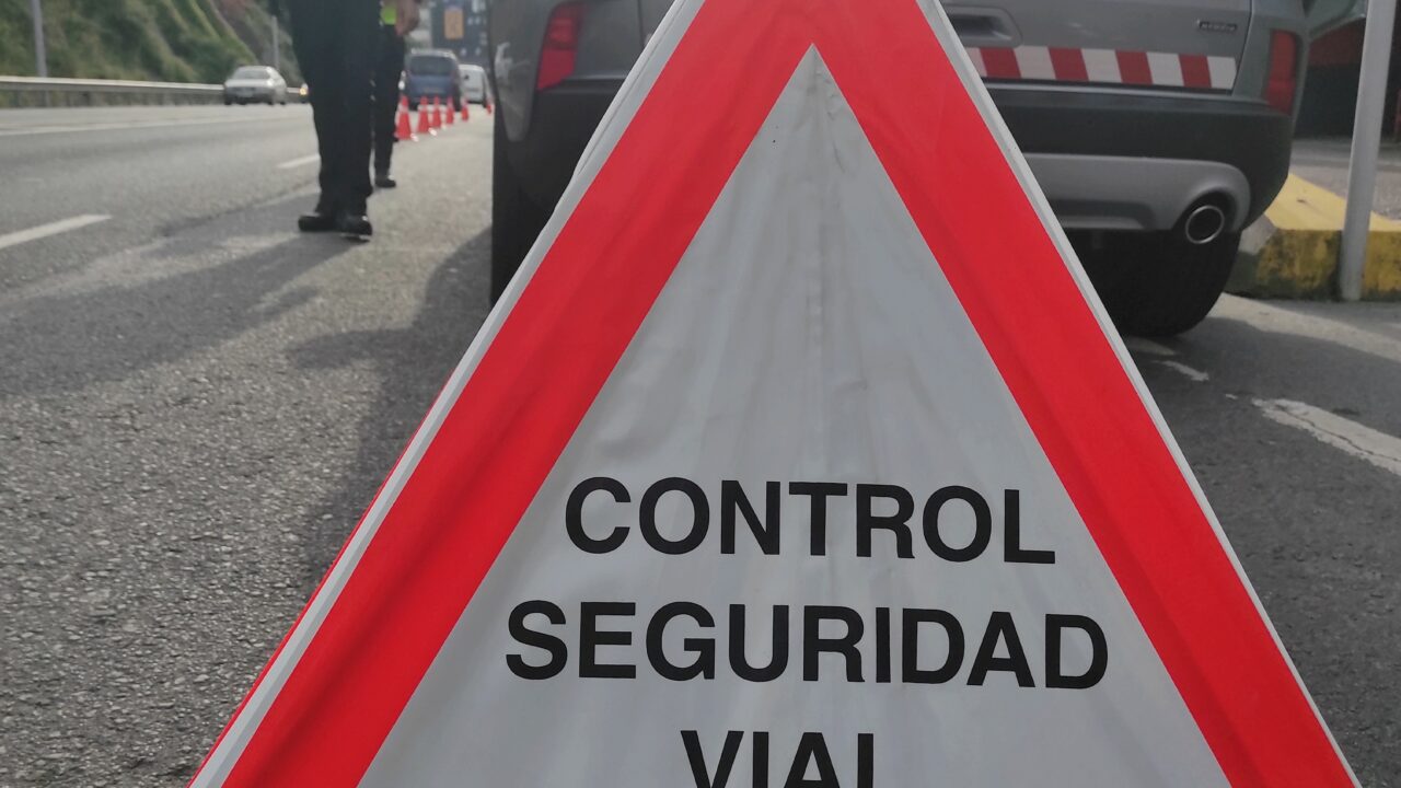 Controles en Bilbao contra las distracciones al volante