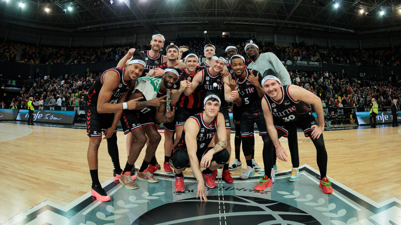 Bilbao Basket rompe su mala racha con una victoria clave ante Manresa