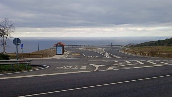 La Diputación Foral habilita una plataforma de giro para los autobuses en el acceso a San Juan de Gaztelugatxe