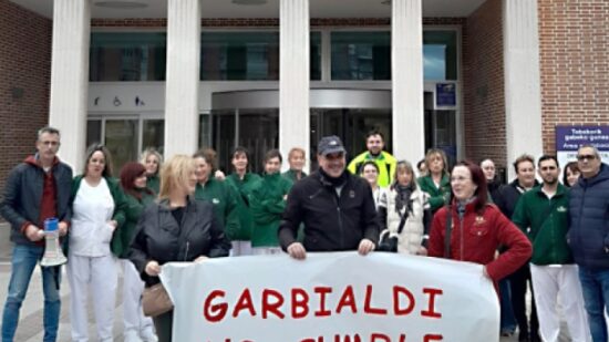 Trabajadores de limpieza del Hospital de Cruces se movilizan este domingo por incumplimientos de la empresa Garbialdi