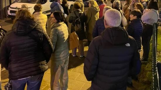 Protesta vecinal en Portugalete tras la ocupación de una vivienda