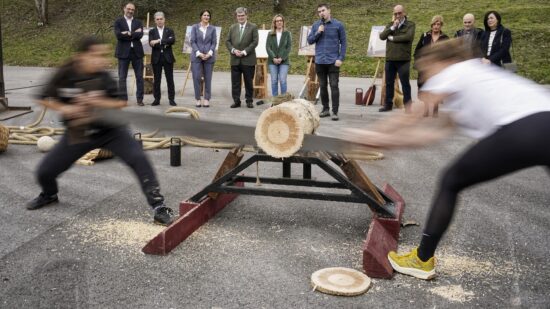 Bilbao impulsa el deporte rural con el primer centro de entrenamiento profesional de Herri Kirolak