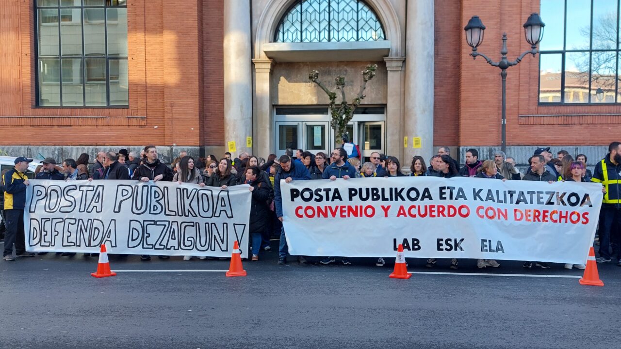 Los trabajadores de Correos se unen para protestar la modificación del convenio