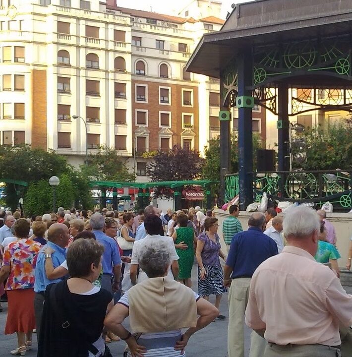 Siguen los Bailables en el Pabellón de La Casilla durante el mes de marzo