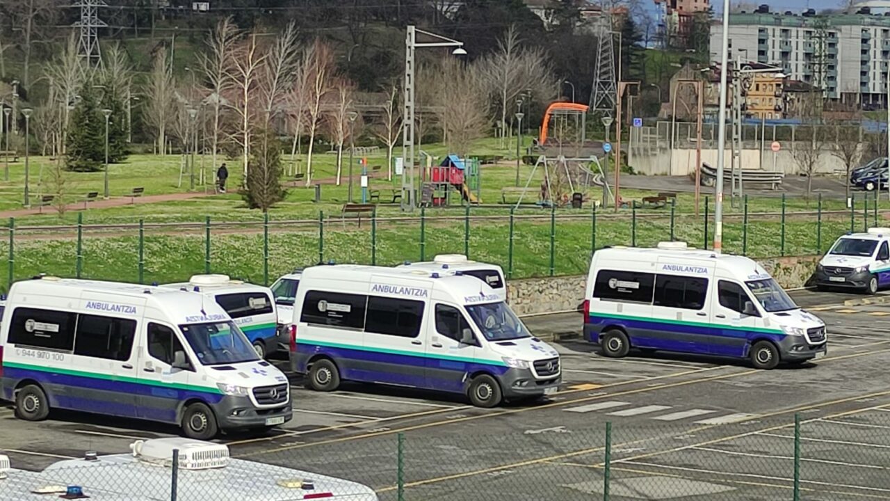 Trabajadores de ambulancias Bizkanb: numerosas quejas por no cobrar a tiempo