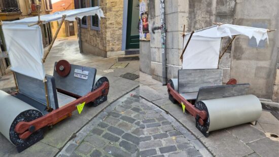 ¡Yabba-Dabba-Doo! Aparece el coche de Pedro Picapiedra en Bermeo