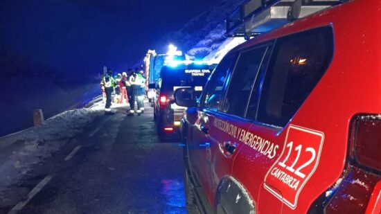 Tragedia en el Puerto de Lunada: fallecen cuatro jóvenes en una zona sin guardarraíles