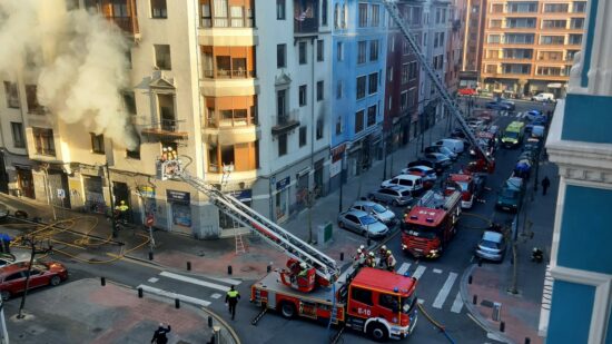 Incendio en Bilbao: fallece una mujer y hay varios heridos, uno de ellos grave