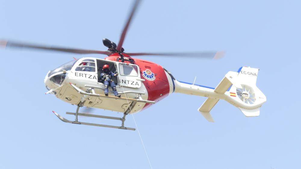 Rescatan en helicóptero a un montañero herido en el monte Jaizkibel