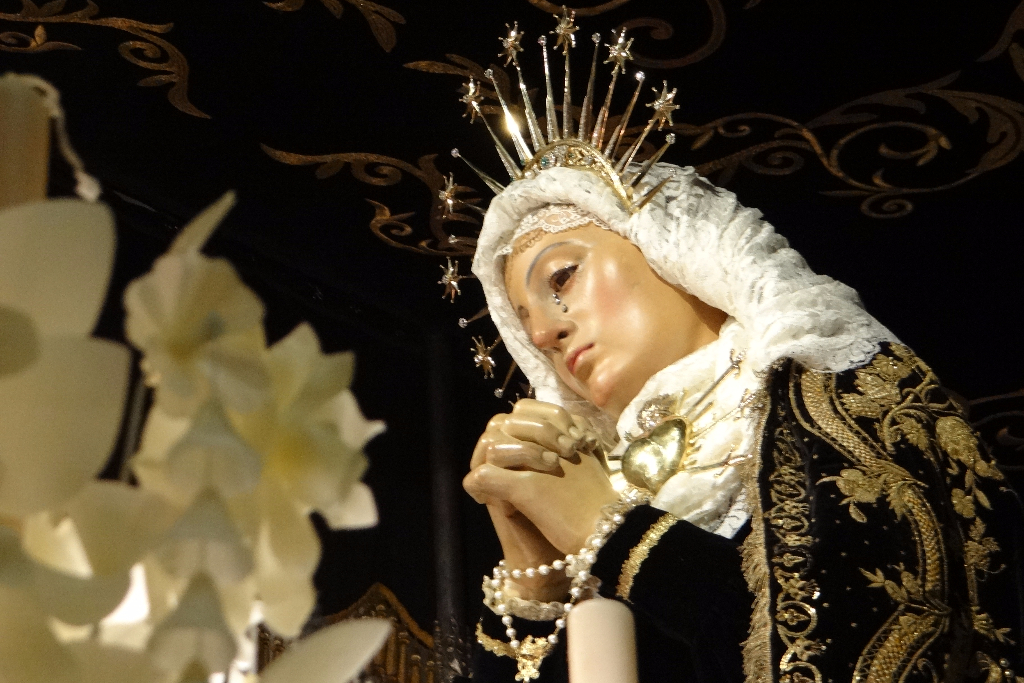 Hoy procesión de La Virgen de la Soledad en Bilbao: este año lucirá una medalla bendecida por el Papa