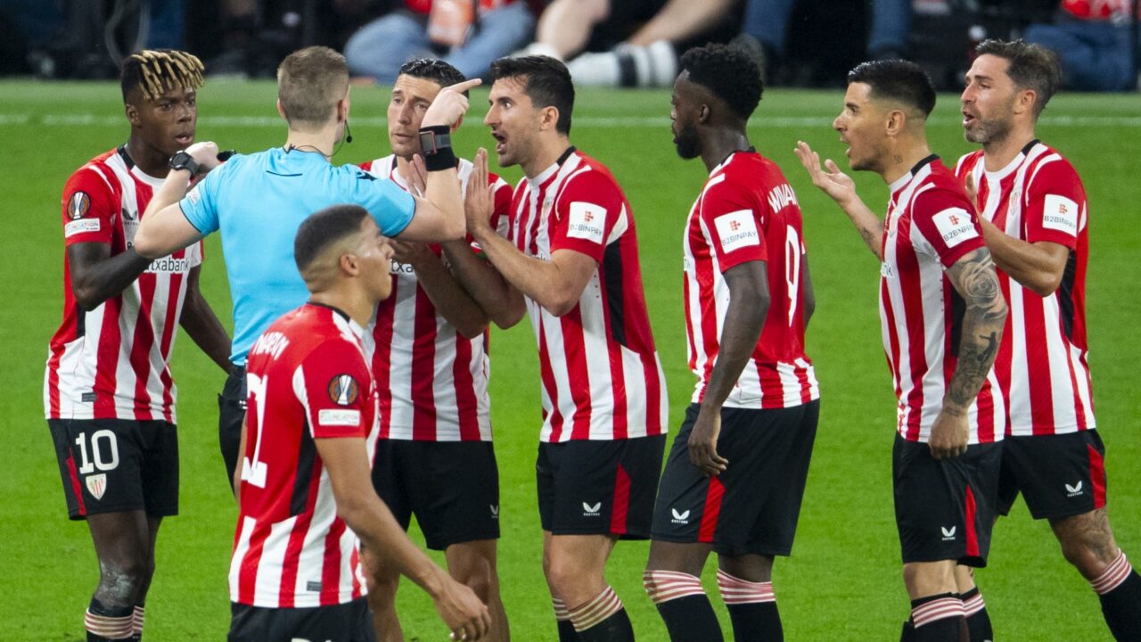 El United asalta San Mamés y deja al Athletic contra las cuerdas