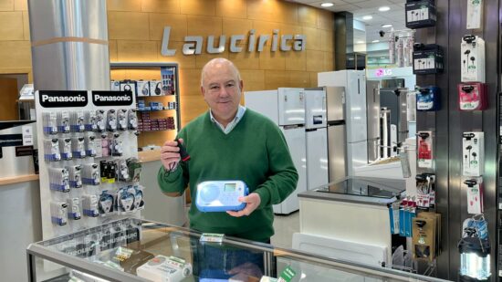 ¡Boom de ventas! Electrodomésticos Laucirica triunfa vendiendo radios a pilas y linternas