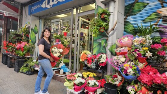 Soy florista en Santurtzi y estos son mis trucos para alargar la vida de tus rosas del Dia de la Madre