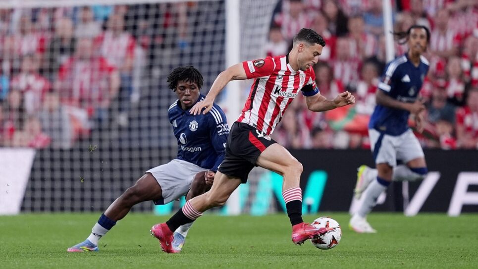 Óscar de Marcos ante el Manchester United (Foto: Athletic Club).
