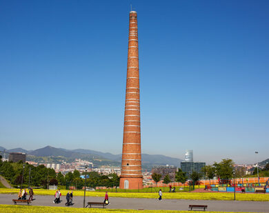 Denuncian que personas y mascotas se bañan en el estanque del Parque Etxebarria de Bilbao