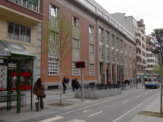 Vecinos de Bilbao denuncian que el ambulatorio de Doctor Areilza cierre los fines de semana