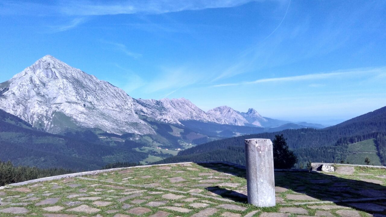 Km 0 de Euskadi: este es el único punto donde puedes pisar a la vez Bizkaia, Gipuzkoa y Álava