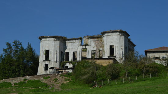 El palacio maldito de Güeñes que ha dejado varias muertes misteriosas