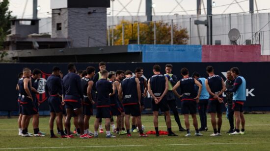 Crisis total en San Lorenzo: impagos, amenaza de huelga e Iker Muniain levanta la voz