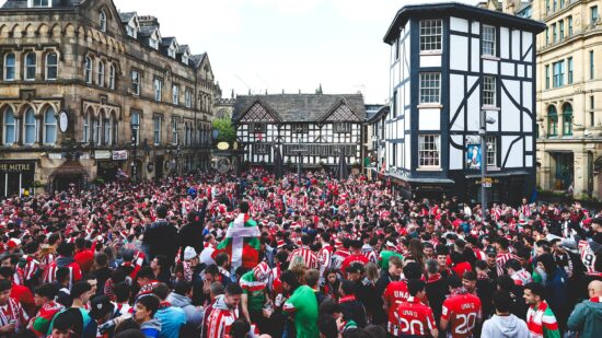El Athletic explica cómo ha actuado ante el Manchester United y la UEFA por el maltrato a sus hinchas