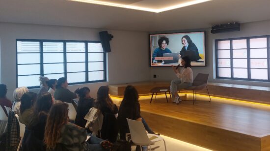 Las cineastas del grupo Elkarrekin Sortzen presentan sus proyectos cinematográficos