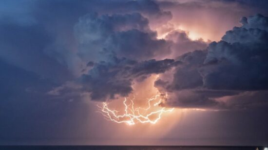Las impactantes imágenes de la tormenta eléctrica en Bizkaia