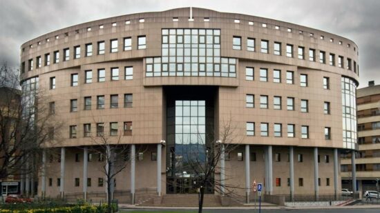Prisión sin fianza para el joven acusado de matar con una piedra en Lutxana
