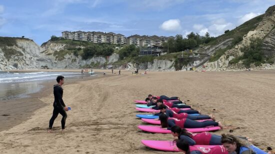 Bilbao lanza 420 plazas para jóvenes que quieran un verano lleno de aventura, deporte y agua