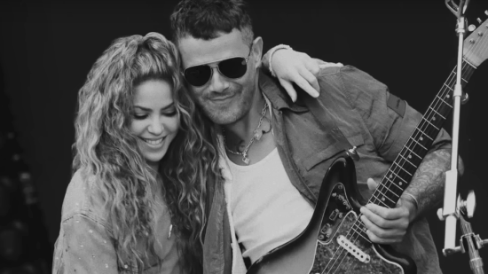 Alejandro Sanz y Shakira vuelven a unirse 20 años después con ‘Bésame’