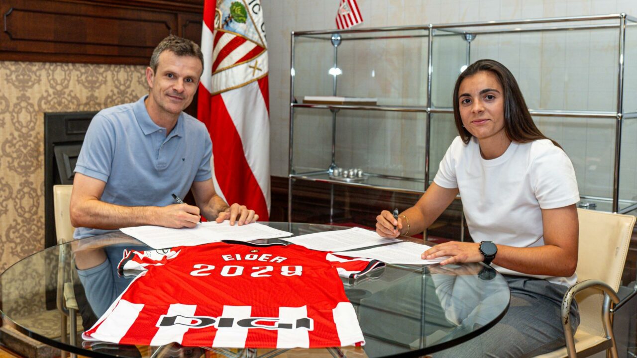 Eider Arana vuelve a casa y renueva con el Athletic hasta 2028