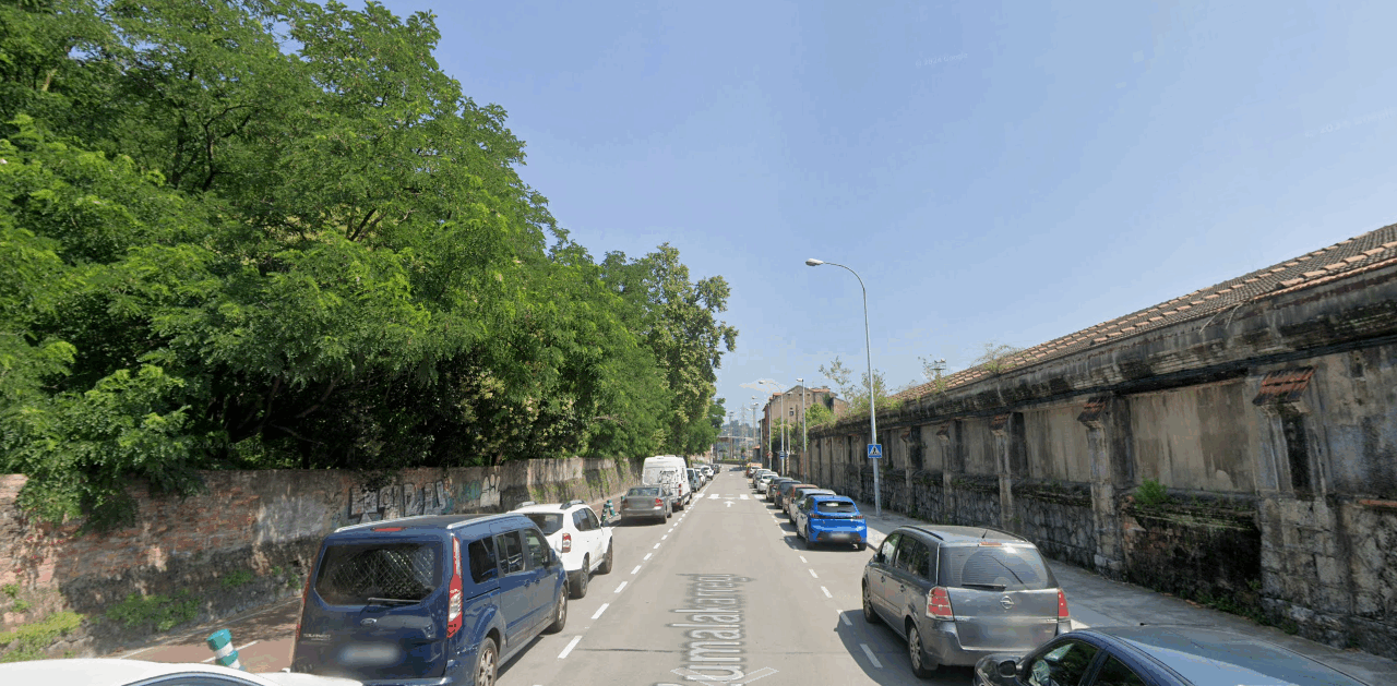 Vecinos de Basauri critican la pérdida de aparcamiento por las obras en Zumalakarregi: “Nos toca dar vueltas durante meses”