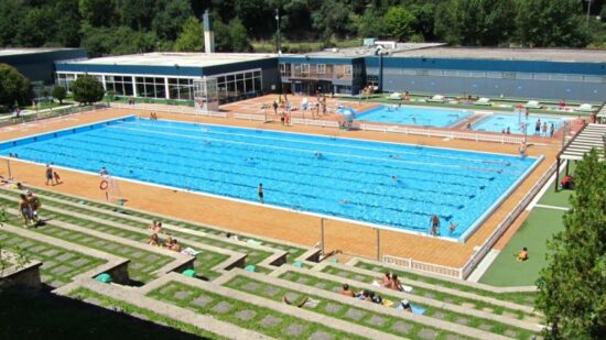 Abren las piscinas de Gorostiza en Barakaldo tras casi un año de huelgas