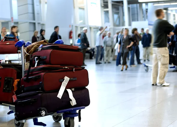 Adiós al equipaje de mano gratuito: Europa permite que sigan cobrando