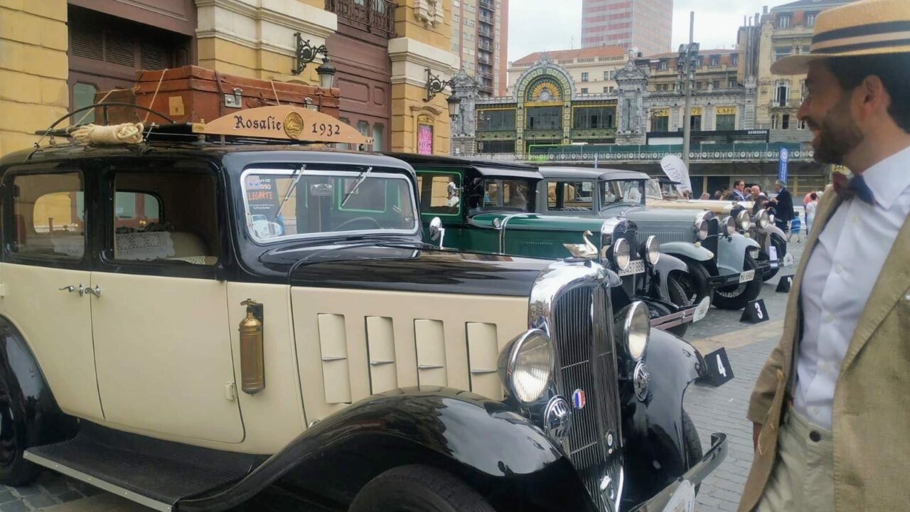 Más de 600 vehículos clásicos convierten Bilbao en un museo rodante este fin de semana