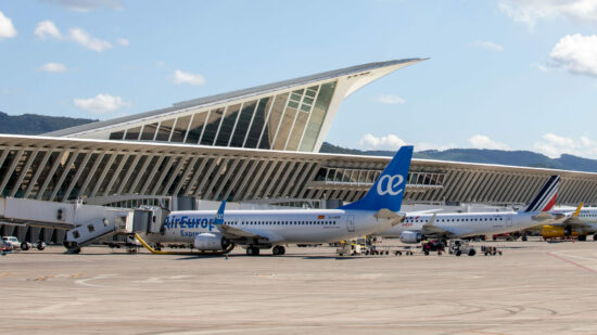 El aeropuerto de Bilbao cierra el mejor agosto de su historia