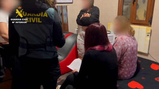Rescatadas nueve mujeres obligadas a prostituirse las 24 horas en pisos de Bizkaia y Cantabria